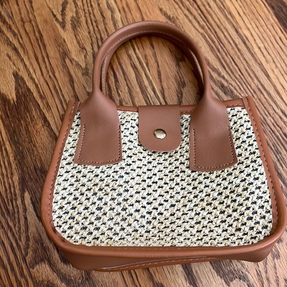 “Ardene mini purse” - Picture 1 of 8